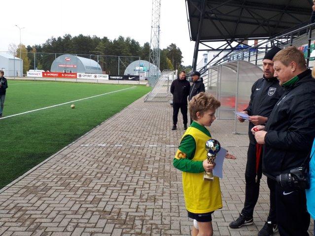 Apsveicam! Valmieras pilsētas un novadu skolēnu sporta spēļu laureātus futbolā